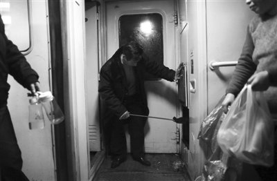 多趟動(dòng)車仍難見(jiàn)15元盒飯 廠商稱因利潤(rùn)低不賺錢